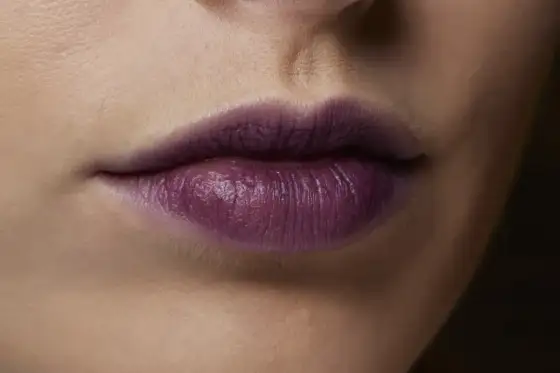 Rossetto viola - A chi sta bene e come sceglierlo al meglio?
